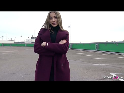 ❤️ ドイツ人スカウトマンは、夢のようにスティール、駐車場のテルテル、お金のためのセクシーに触れることです。 ️❌ 上質なセックス ❌️❤